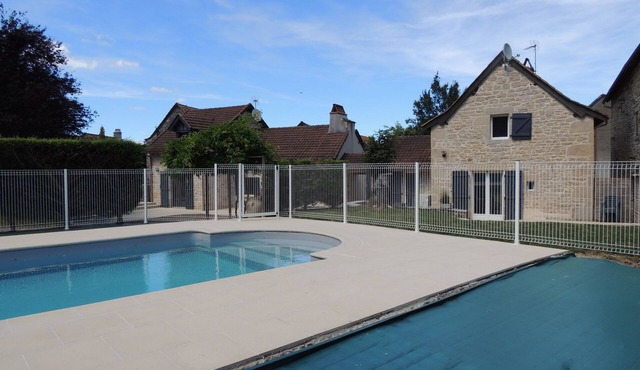 CORPS DE FERME - 2 GITES - PRIVATE SWIMMING POOL