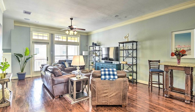 Corpus Christi Home w/Golf Cart: Walk to Beach!