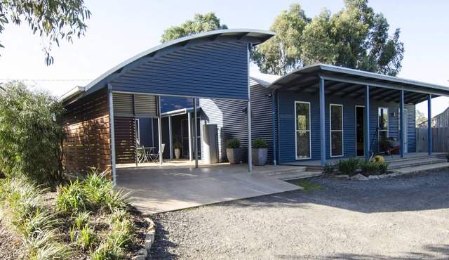 Corrugated Cottage, Dunkeld, Dog-friendly.