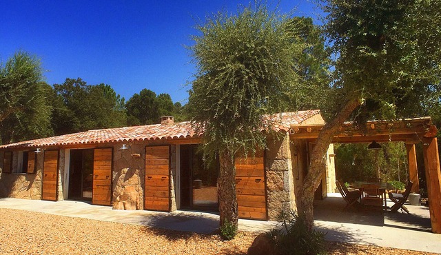 CORSE sheepfold in peace