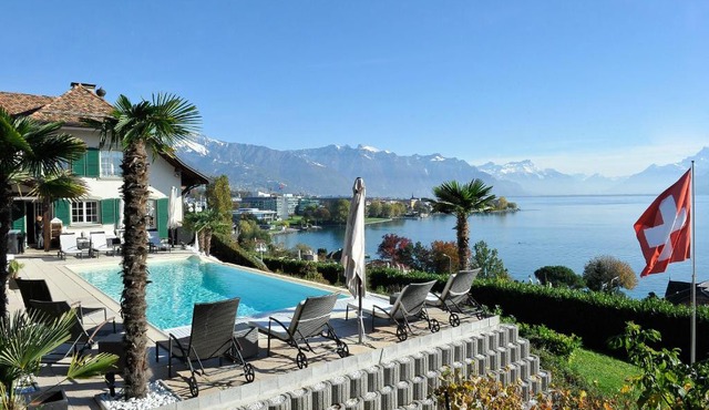 Corseaux Beach rooms-Riviera Beach apartments