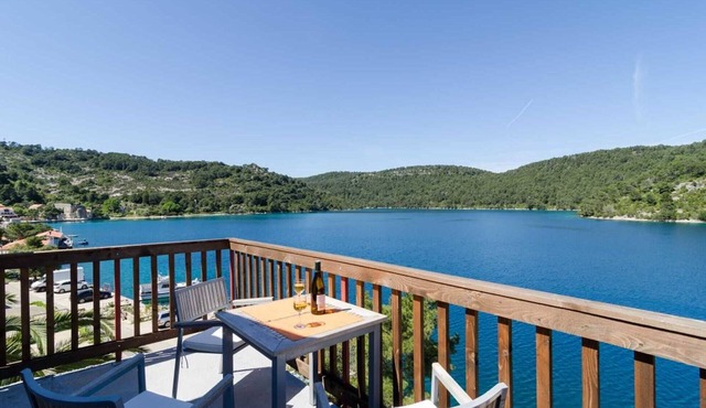 Corso turquoise view, 1BR APT with balcony and sea view
