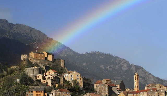 Corte center, air conditioning, elevator. the best!