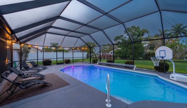 ⚓Cortez Chic! Private Heated Pool home, Cinema Room⚓