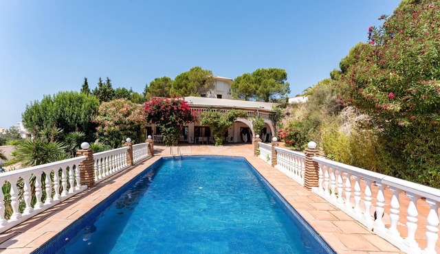 "Cortijo Alegría – Up to 28 Guests | Perfect for Groups, Families & Events - Private Pool