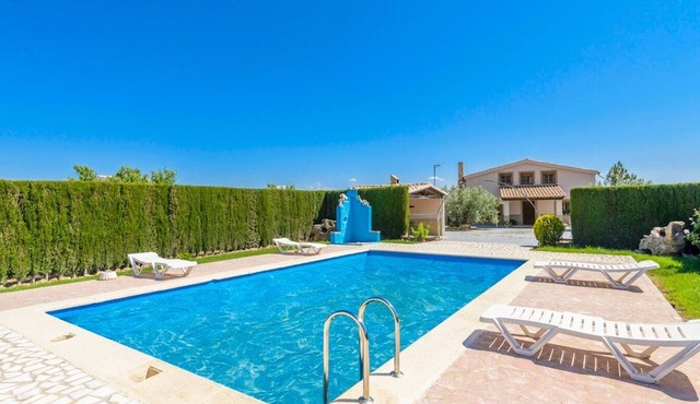 Cortijo Aurelia Pozo Alcón by Ruralidays