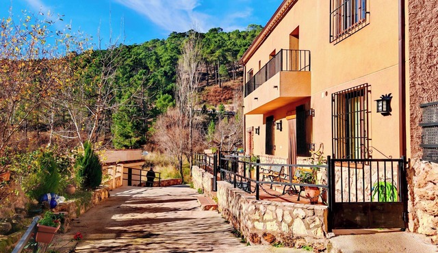 Cortijo de las Cañadas, 500 meters from the source of the Mundo River (Los Chorros).