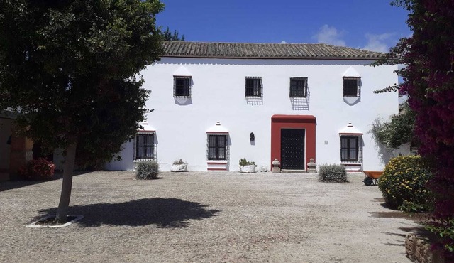 Cortijo el Adelfar 14 kms from SEVILLA