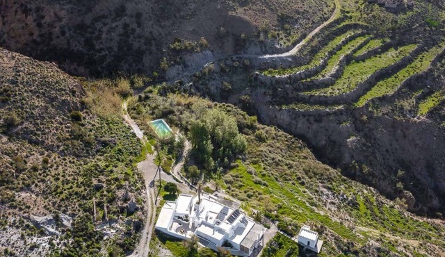 Cortijo El Albaricoque - Finca 75 hectares!