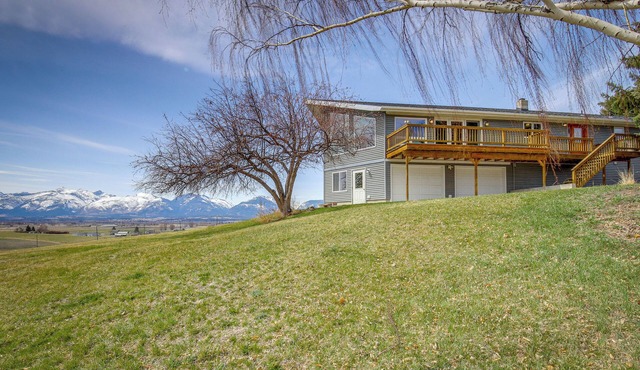 Corvallis 'Coyote Creek House' w/Mountain Views!