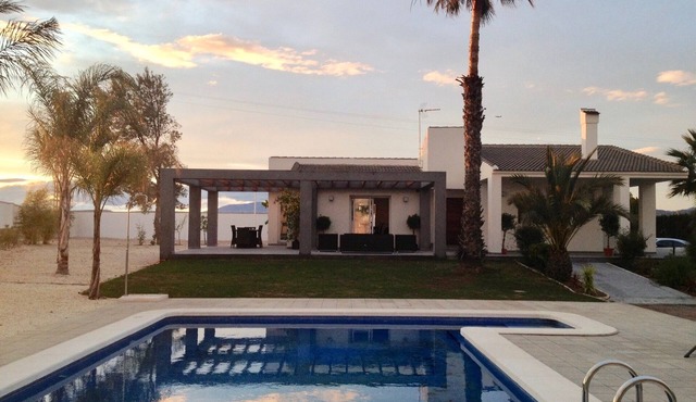 Costa Blanca - Villa for 8 people with private pool near the sea