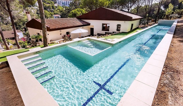 Costa Brava Luxury Villa for 10 | 25m Lap Pool, Gym, Walk to Beach