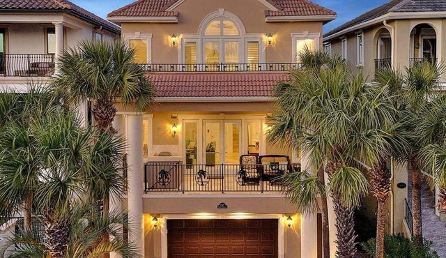 Costa Del Mar - Near the Beach with an Ocean View & Private Pool Area