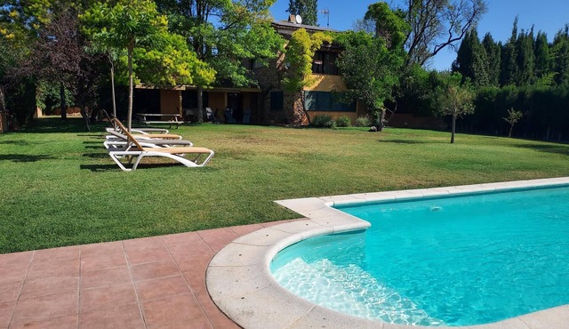 Costabravapartment Casa Anna + pool, 15 mins to the Costa Brava beaches