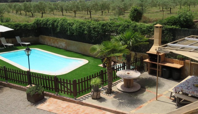 Costabravapartment Casa Petit. 18kms to the Costa Brava beaches, pool