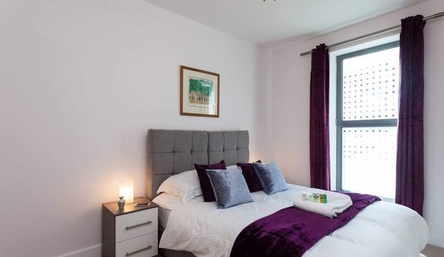 Cosy 1 Bed 1 bath Apt in Redhill Town Centre