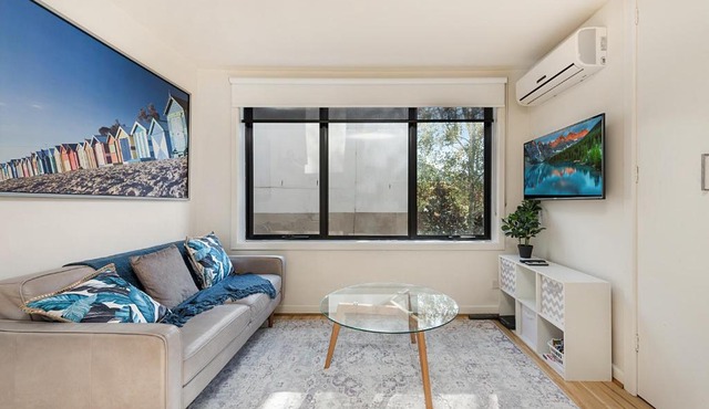 Cosy 1-Bed Unit near MCG and AAMI Park