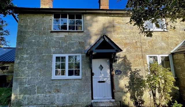 Cosy 18th-Century Cottage in Crowborough with Log Burner, Near Ashdown Forest