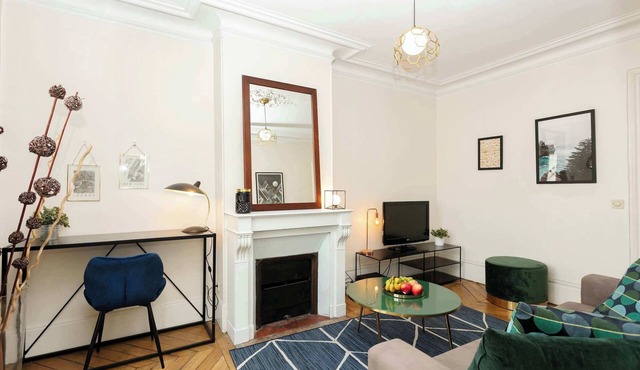 Cosy 1BR with Balcony in Latin Quarter Near Seine