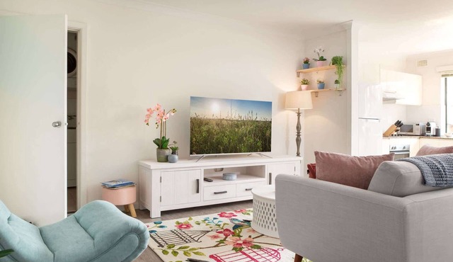 Cosy 2-Bed Apartment in the Heart of Strathfield