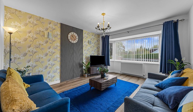 Cosy 2 bed bungalow with parking