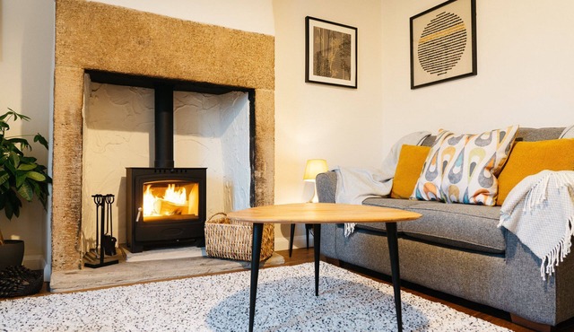 Cosy 2 bed cottage nestled in the village of Bradwell, close to the Hope Valley