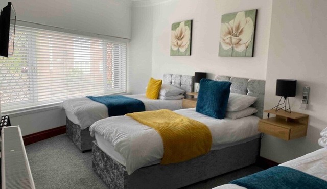 Cosy 2 Bed Flat 1 in Swansea - Home away from Home