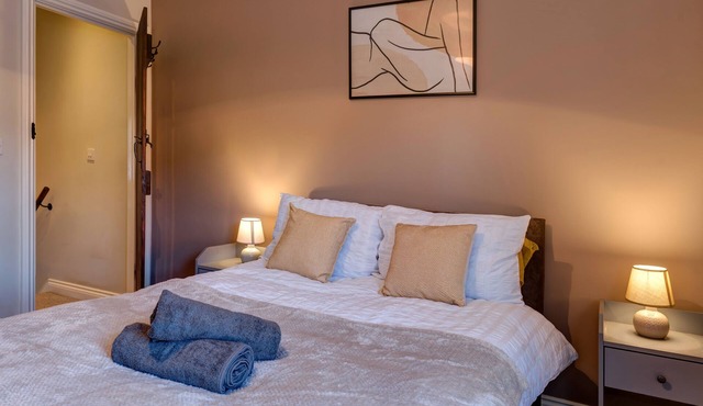 Cosy 2 bed home CHESTERFIELD