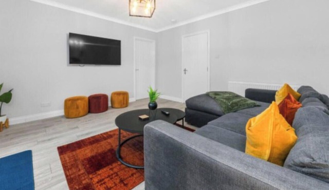 Cosy 2-Bed House | Easy Edinburgh Access | Sleeps 4