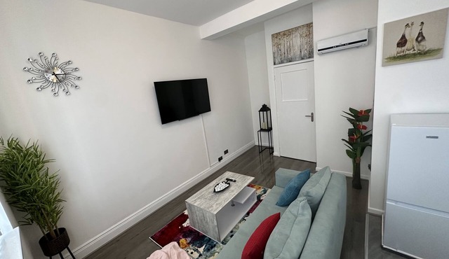 Cosy 2 bedroom Apartment Close To City Centre & Manchester City Stadium #1