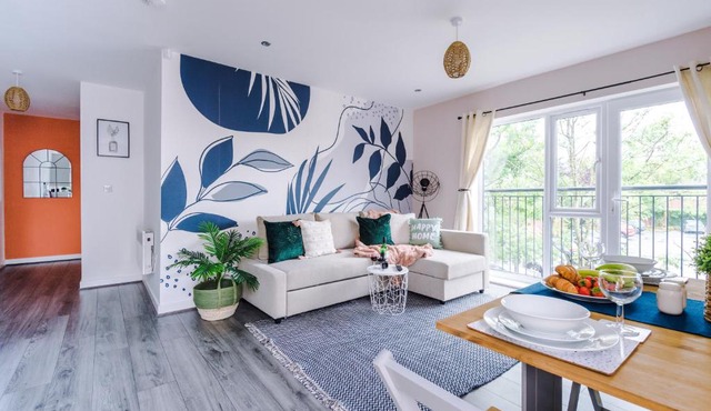 Cosy 2 Bedroom Apartment with FREE Parking In Formby Village By Greenstay Serviced Accommodation - Ideal for Couples, Families & Business Travellers - 6