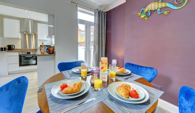 Cosy 2 bedroom detached house