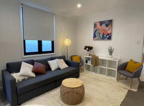 Cosy 2 bedroom Glebe terrace with parking