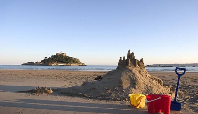 Cosy, 2-Bedroom Granite Cottage With Parking (Narrow Lane), Courtyard, Summer Ho