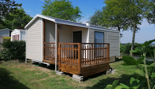 Cosy 2-bedroom mobile home-Camping Les Rives de Vilaine* (France)