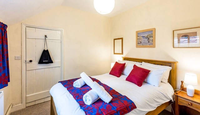 Cosy 2 bedroom Victorian Cottage - Pass the Keys