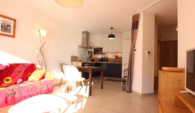 Cosy 2-Room Apartment in Briançon, Terrace, 4 Guests, WiFi, Parking, 3-Star Rating