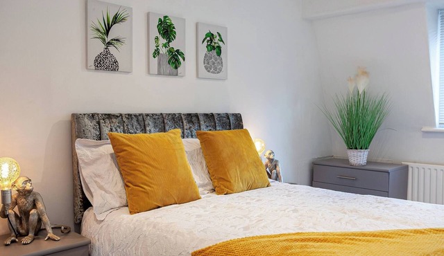 Cosy 2BD Apartment Close to Leeds Centre