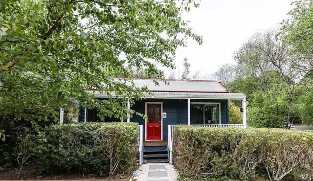 Cosy 2BR Cottage With Spa Bath