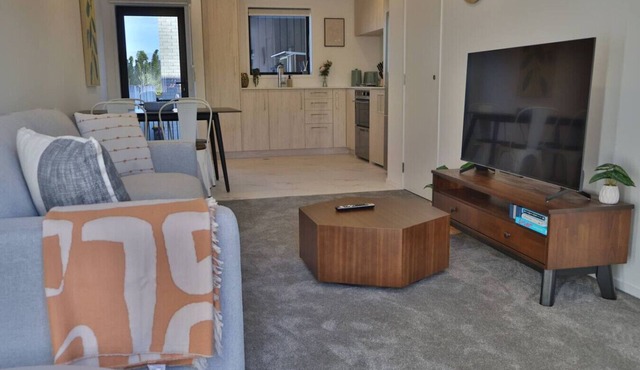 Cosy 2BR House in Awaroa Road