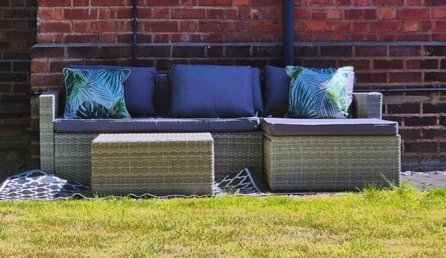 Cosy 2BR House on Quiet Street