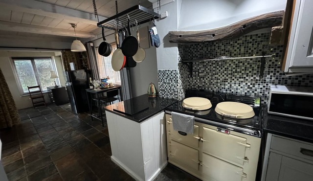 Cosy 4-bed Cottage - Scenic Retreat, Aga & Wifi