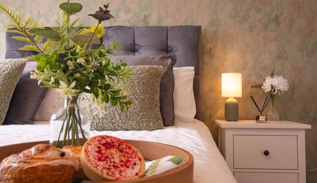 Cosy 4 Bedroom Town House within a 15 minute walk to Abergavenny