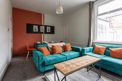 Cosy 4-BR Darlington Home Near Hospital-Sleeps 8!