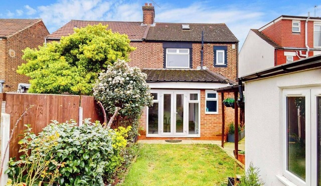Cosy 5 Bed 2 Bath Home | Near Central London