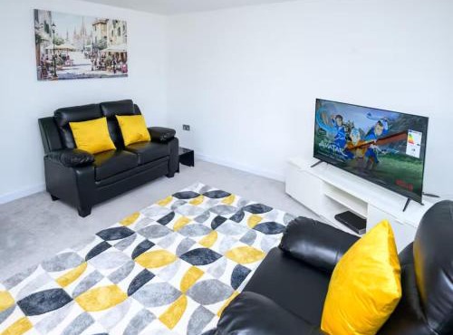 Cosy 5 Bedroom House With Parking