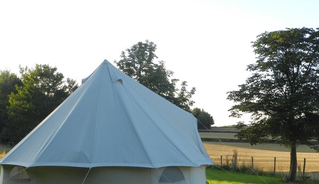 Cosy 5m bell tent glamping in rural Herefordshire
