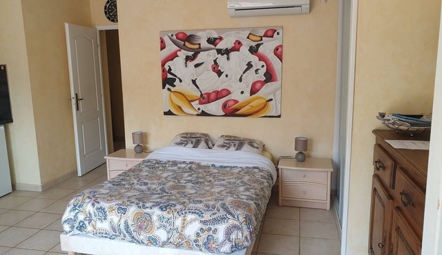 Cosy accommodation with heated pool, garden, air conditioning