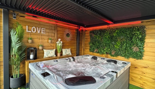 Cosy accommodation with private pool and jacuzzi