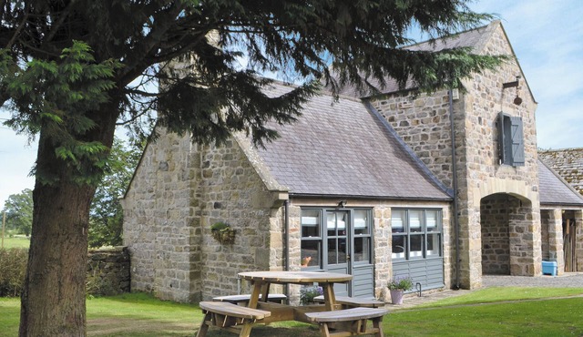 Cosy accommodation with wood burning stove in the grounds of Bitchfield Tower.